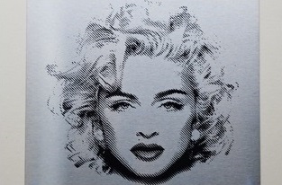 marilyn monroe deep engraved and painted